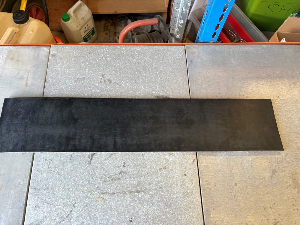 Rubber for belly band